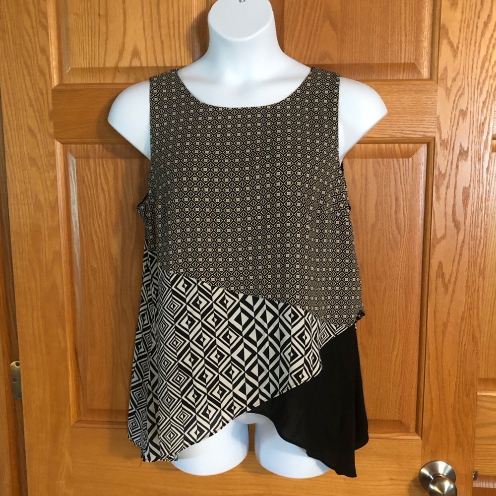 Dana Buchman Black & Cream Geometric Sleeveless Tank